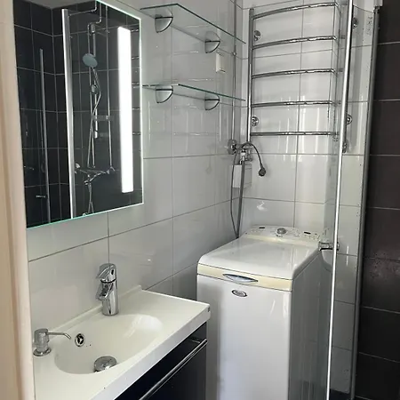 A Spacious, Modern And Bright In The Center Apartment *